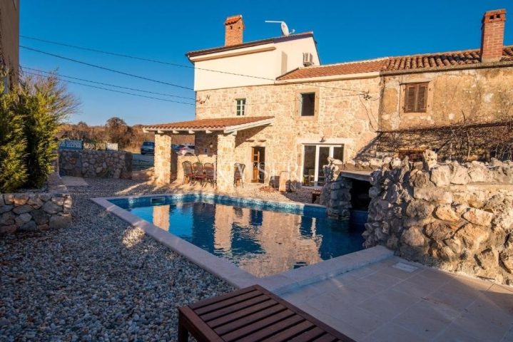 House For sale — Garica