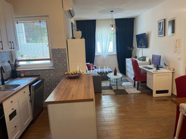 Stan na prodaju 48 m² – Dinjiška