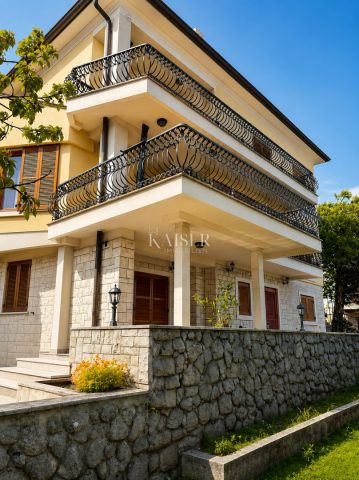 Kuća na prodaju 280 m² – Opatija