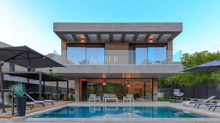 House for sale 240 m² – Baška