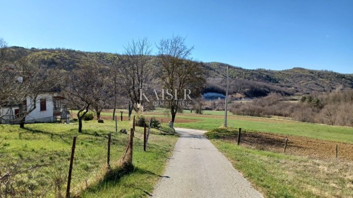 Grundstück zu verkaufen 2400 m² – Borut
