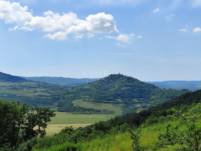 Grundstück zu verkaufen 825 m² – Motovun