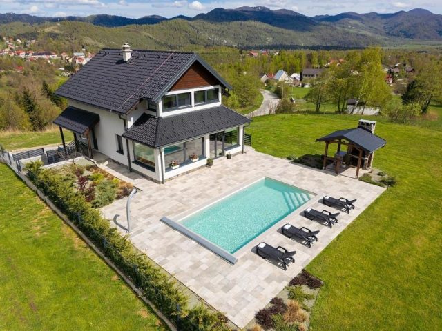 House for sale 330 m² – Fužine