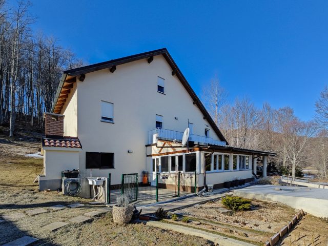 Maison à vendre 200 m² – Fužine