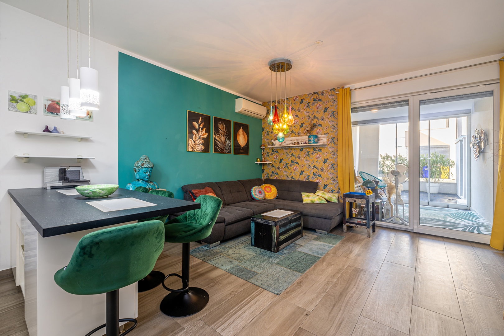 Flat For sale -  Njivice