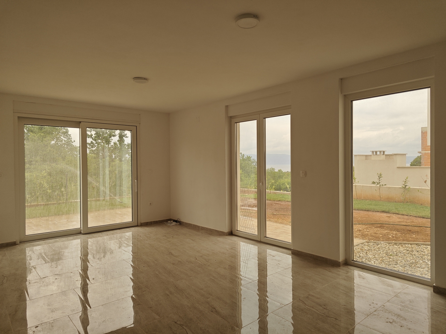 Flat For sale -  Njivice