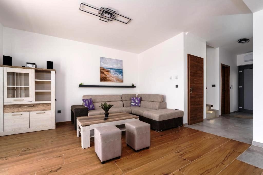 House For sale -  Risika