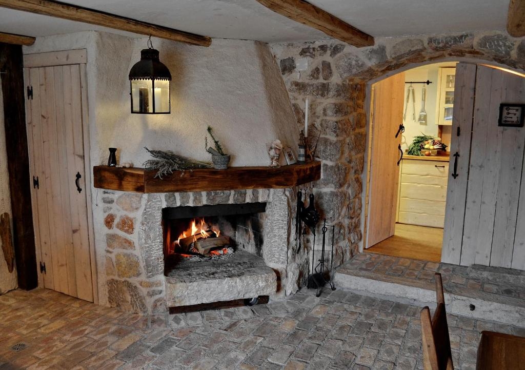 Haus Zu verkaufen - Primorsko-goranska Ljutići