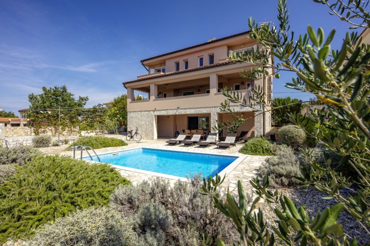 House for sale 430 m² – Krk