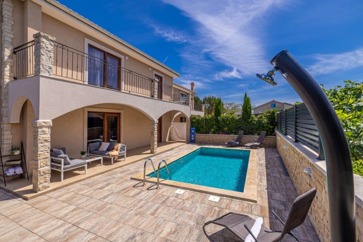 House for sale 400 m² – Krk