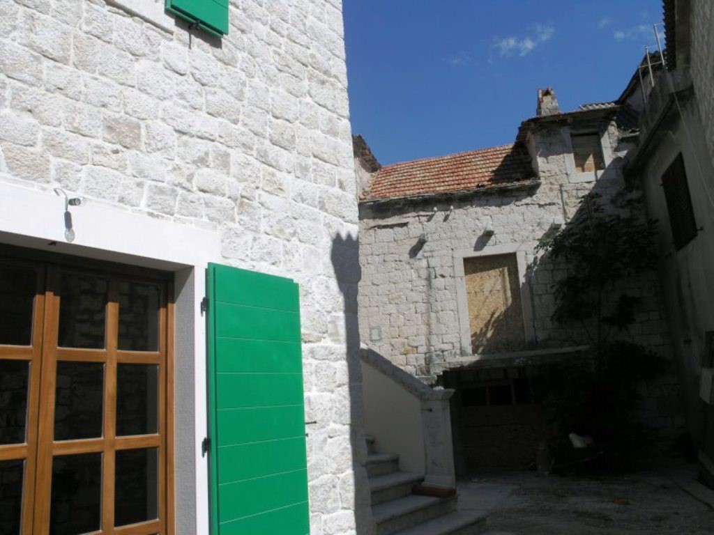 House For sale - SPLITSKO-DALMATINSKA  TROGIR 