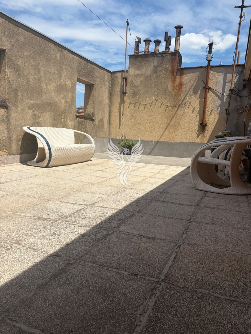 Apartment Zu verkaufen -  Grad