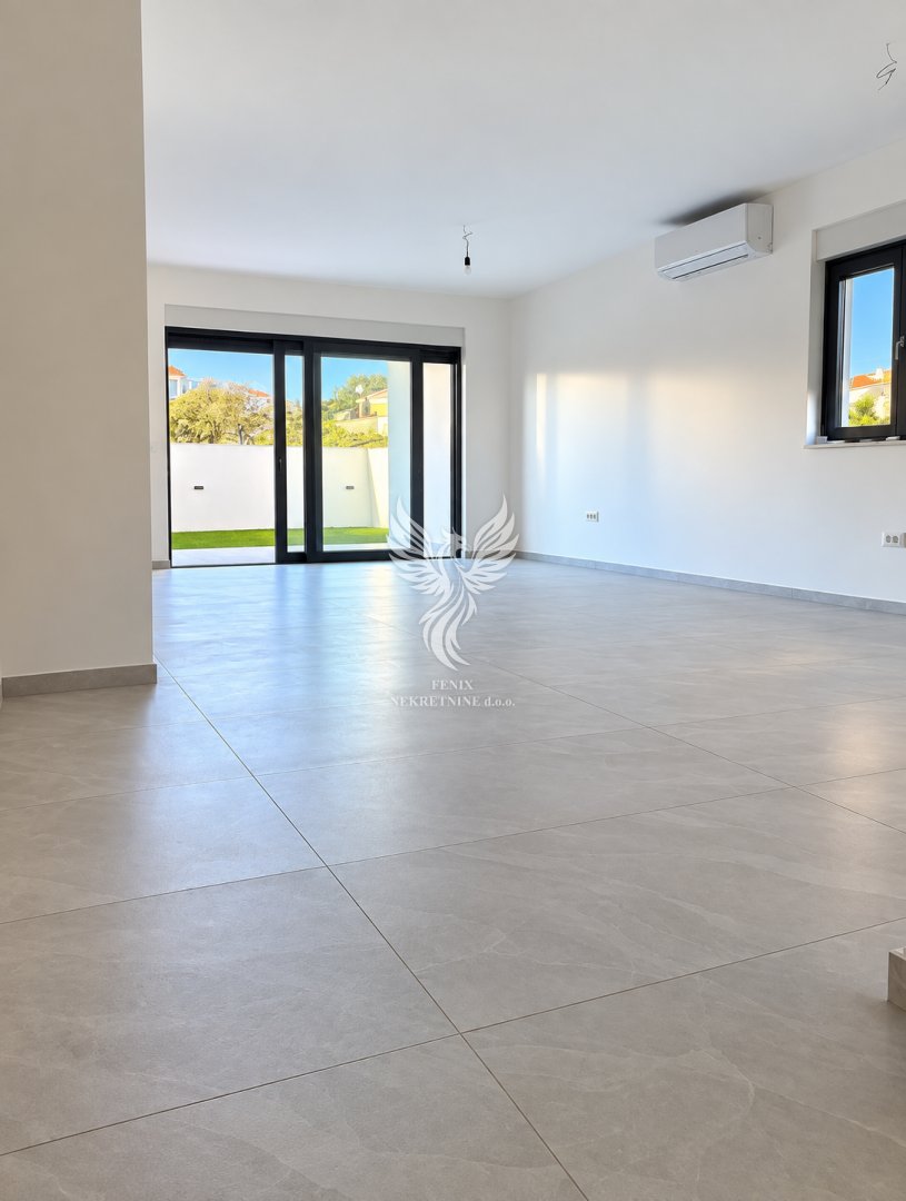 Appartamento In vendita - Šibensko-kninska Vodice
