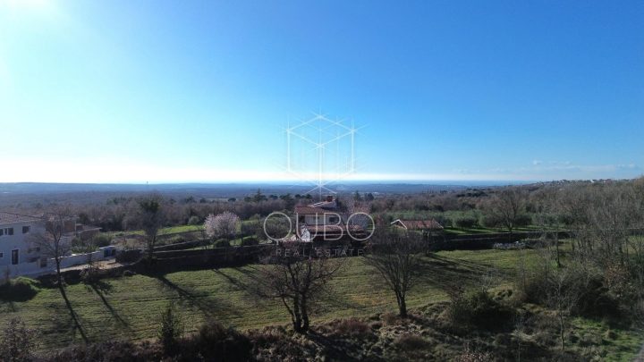 Terreno in vendita 733 m² – Višnjan