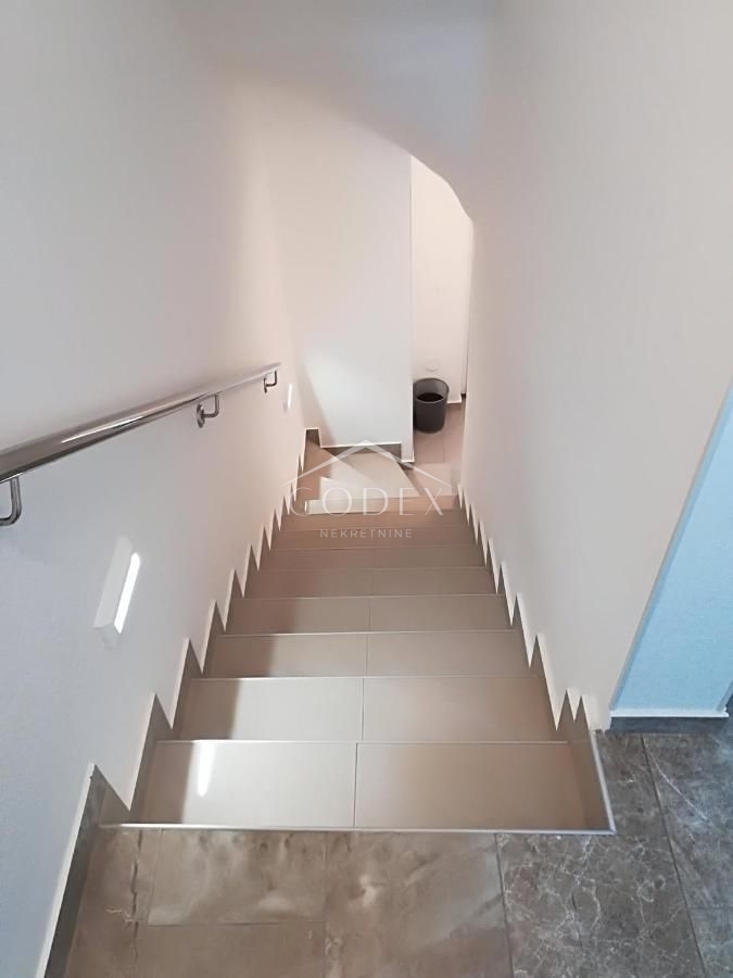 Casa In vendita -  Novalja
