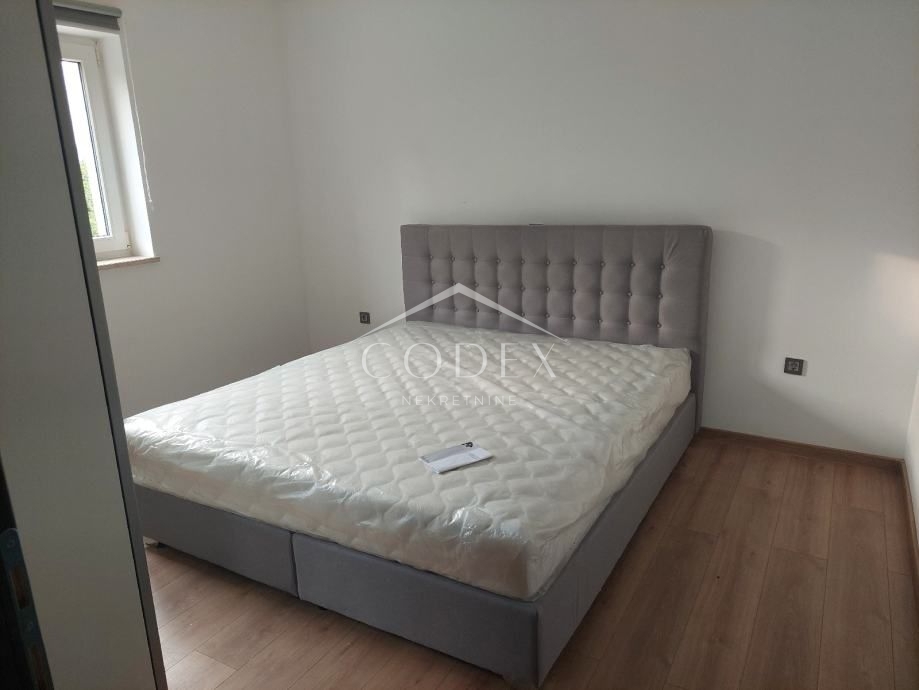 Hiša Na predaj -  Mladenići