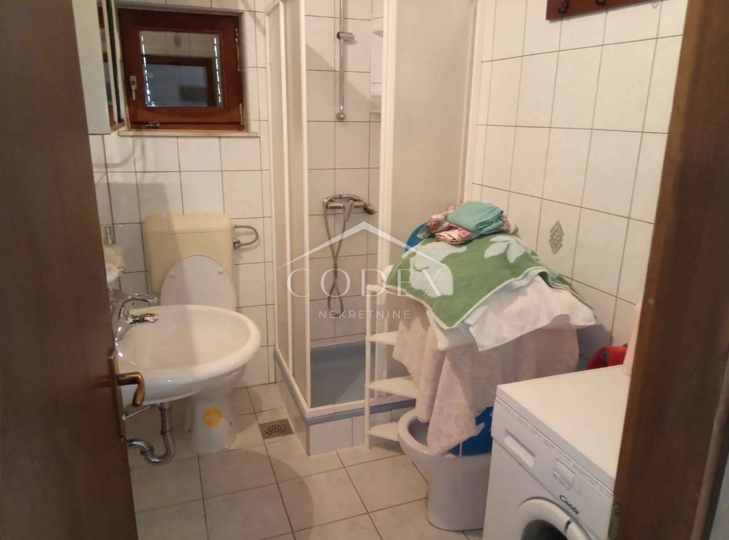 Dom Na predaj -  Ladrovići