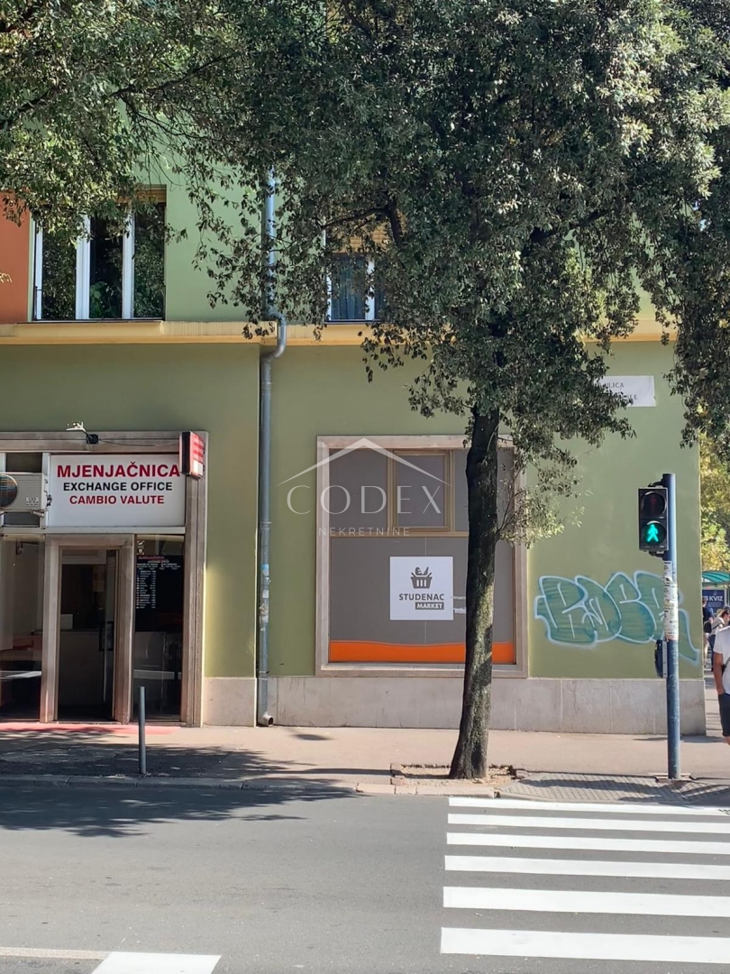 Komerčné Na predaj -  Centar