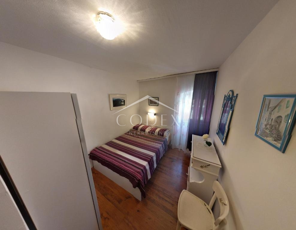House For sale -  Cres
