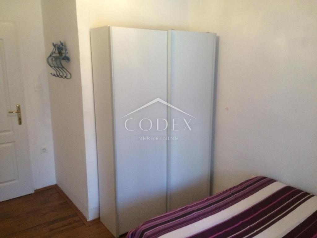 House For sale -  Cres