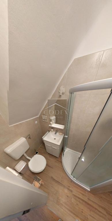 House For sale -  Cres
