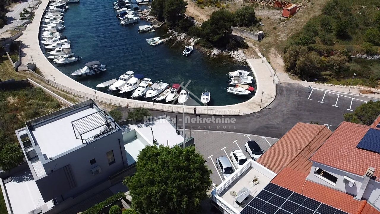 Poslovni prostor Na prodaju -  Tribunj