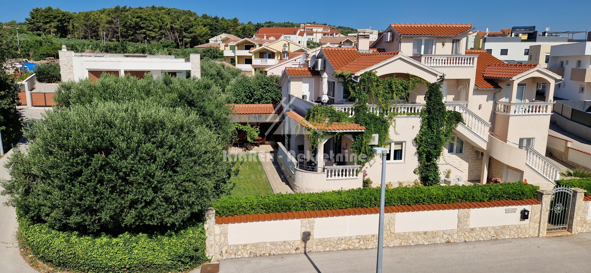 Dom Na predaj - Vodice - foto 1/44