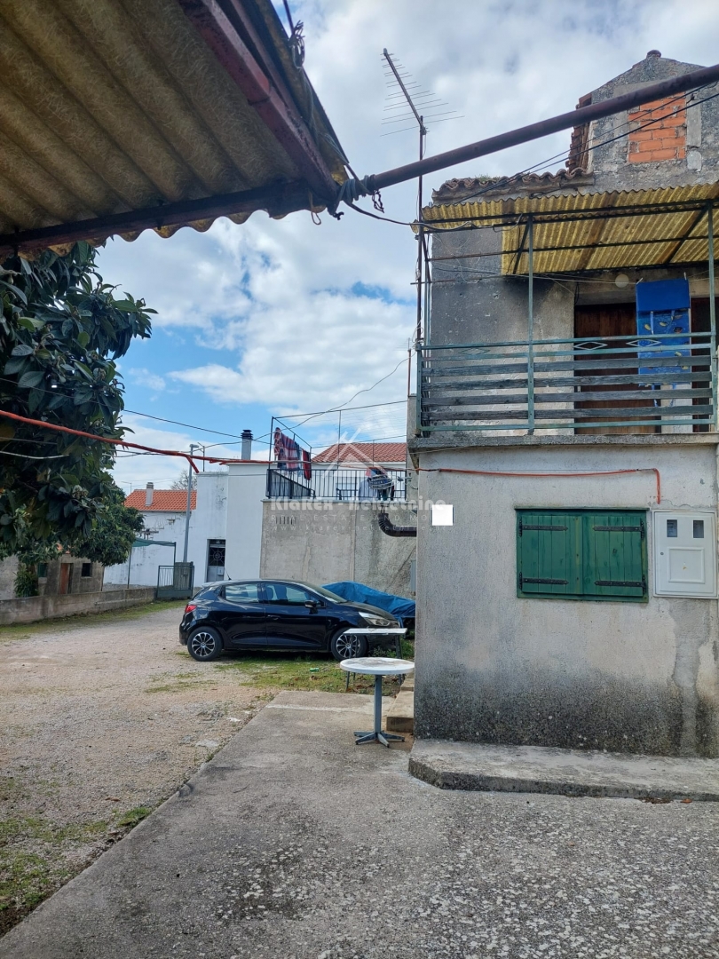 Hiša Na predaj -  Jezera