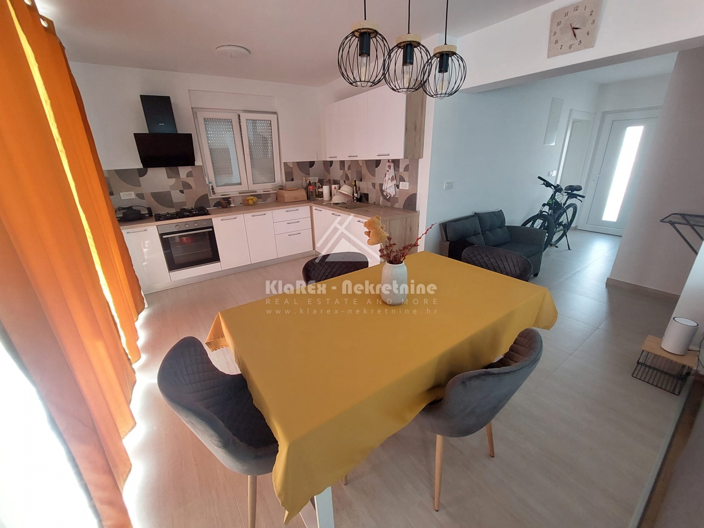 House For sale - Šibensko-kninska Jezera