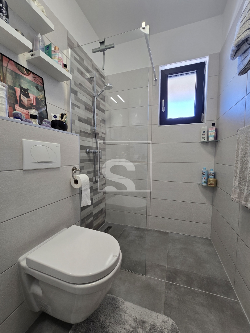 Apartment Zu verkaufen -  Štinjan