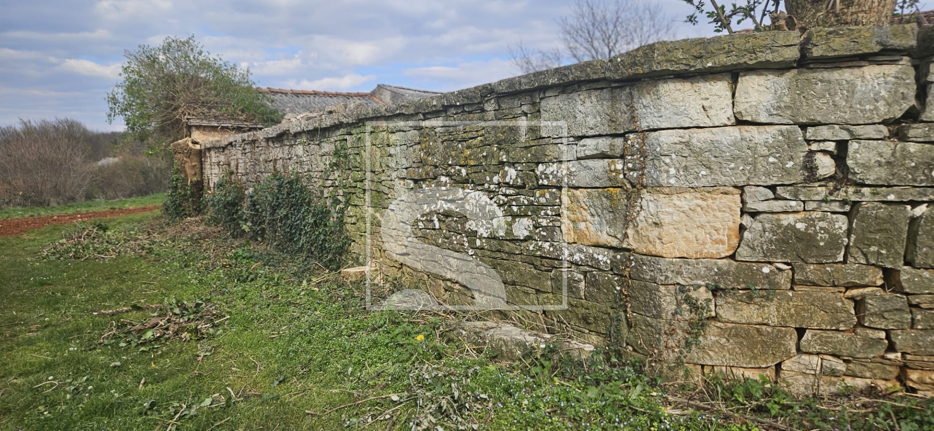 Kuća Na prodaju -  Cere