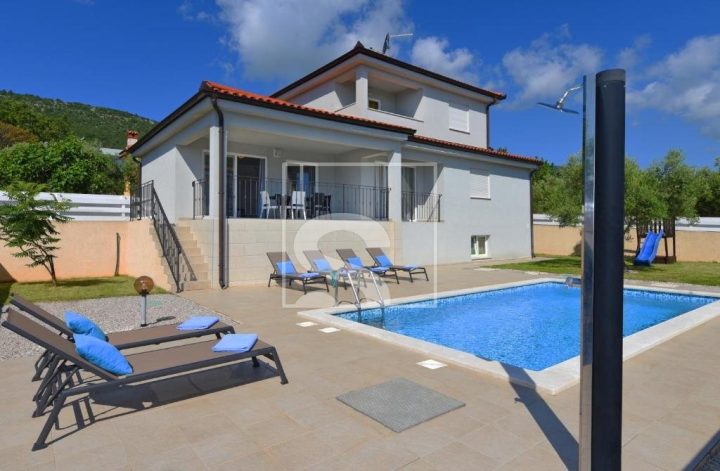 Kuća na prodaju 182 m² – Labin