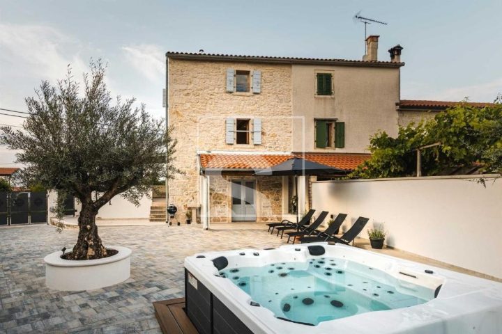 Dům na prodej 102 m² – Poreč