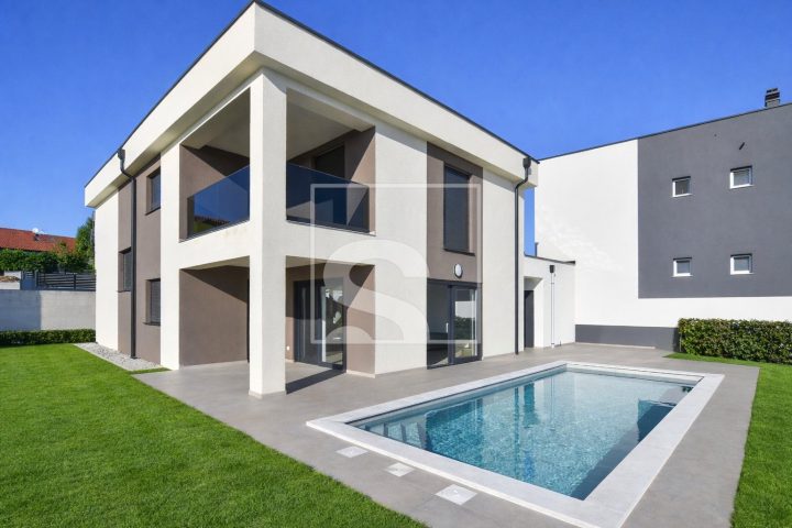 Dům na prodej 160 m² – Poreč