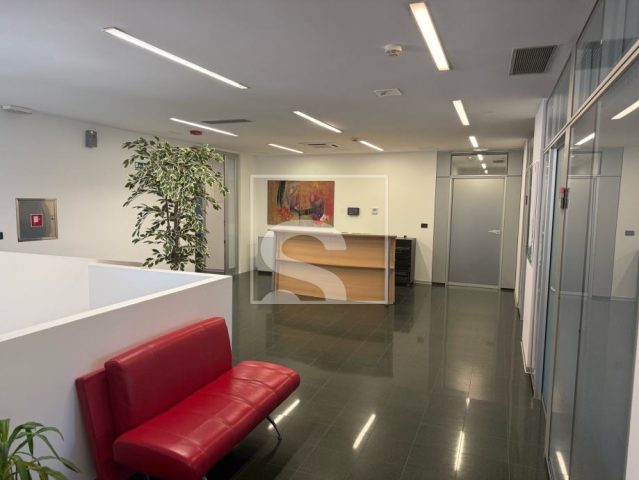 Gewerbefläche zu verkaufen 850 m² – Pula
