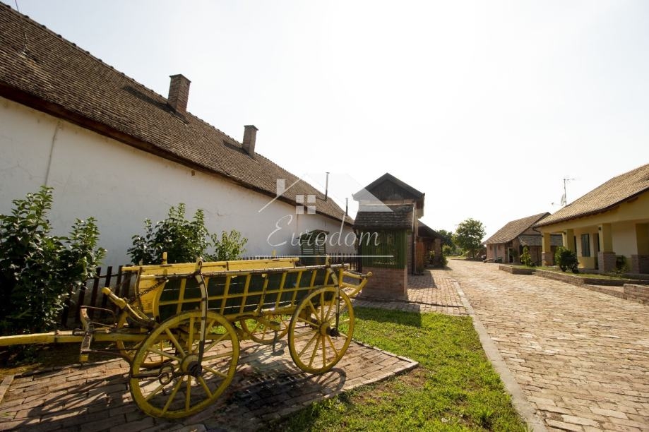 Kuća Na prodaju -  Karanac