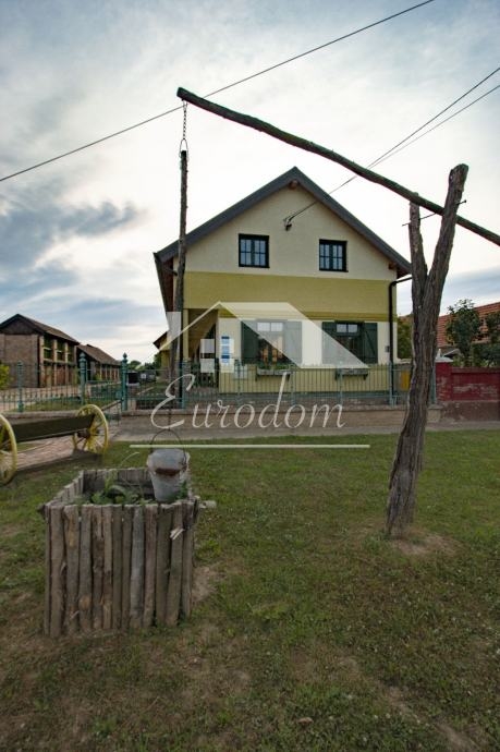Kuća Na prodaju -  Karanac