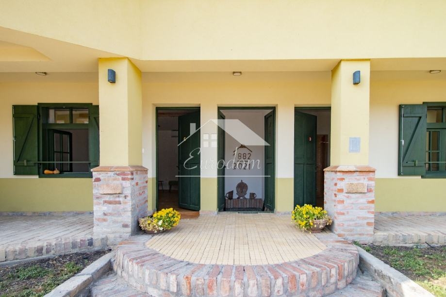 Kuća Na prodaju -  Karanac