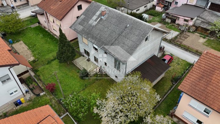 Hiša na predaj 400 m² – Zaprešić
