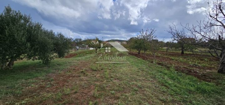 Land for sale 870 m² – Sukošan