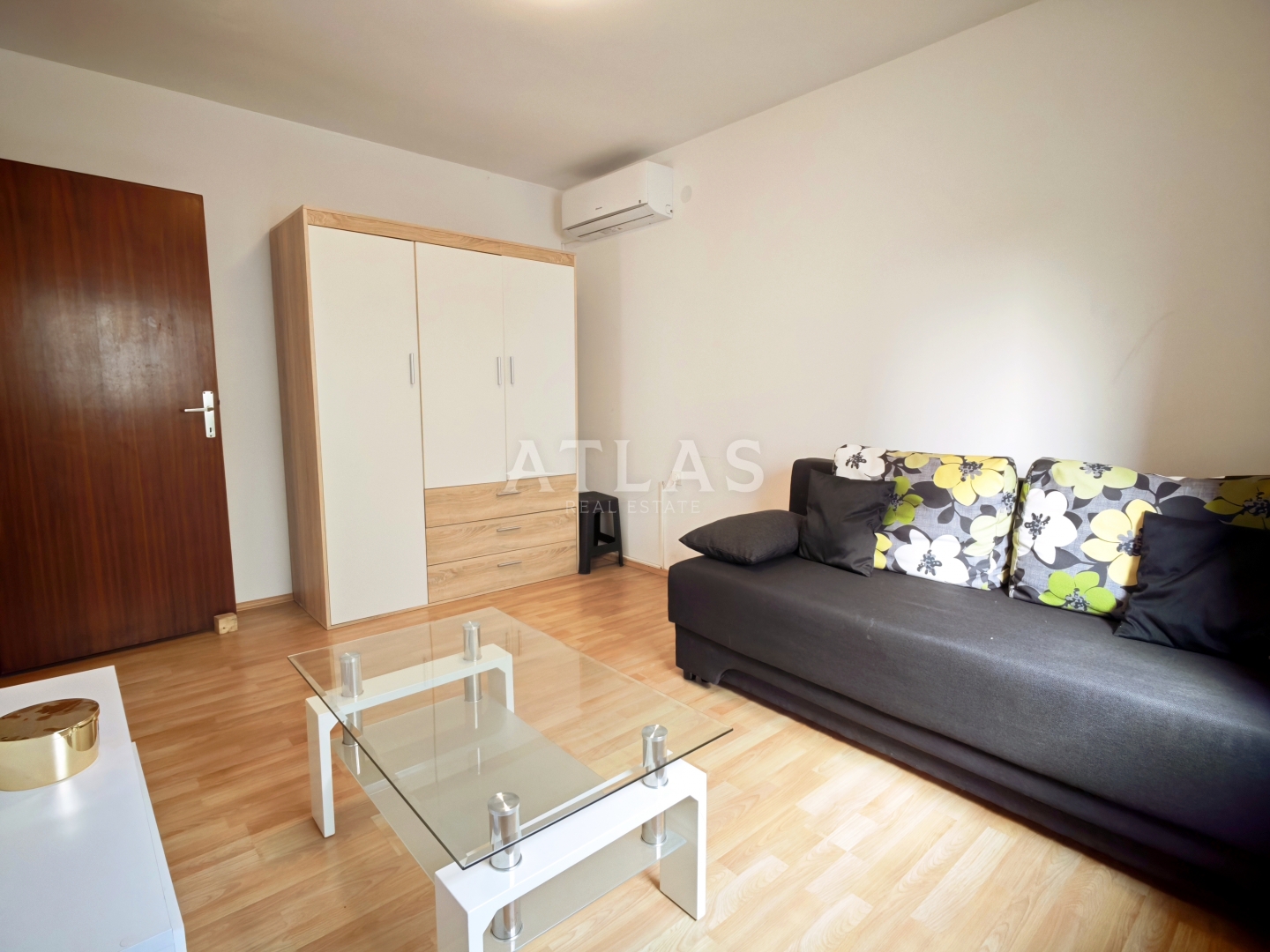 Apartma Na predaj -  Hosti