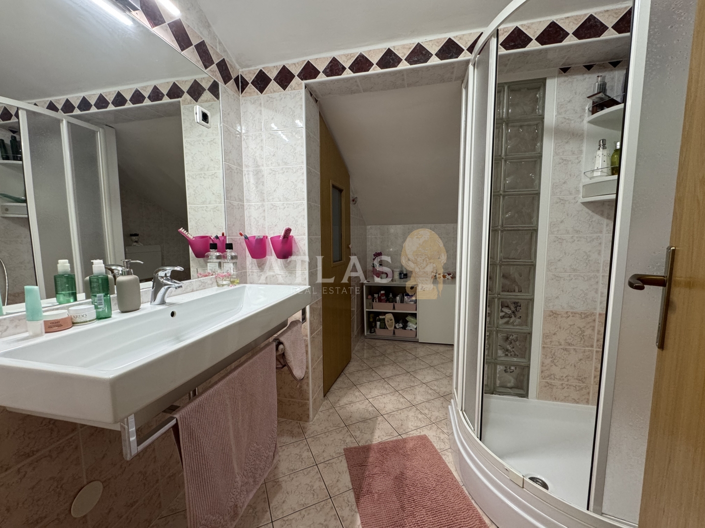 Apartma Na predaj -  Paveki