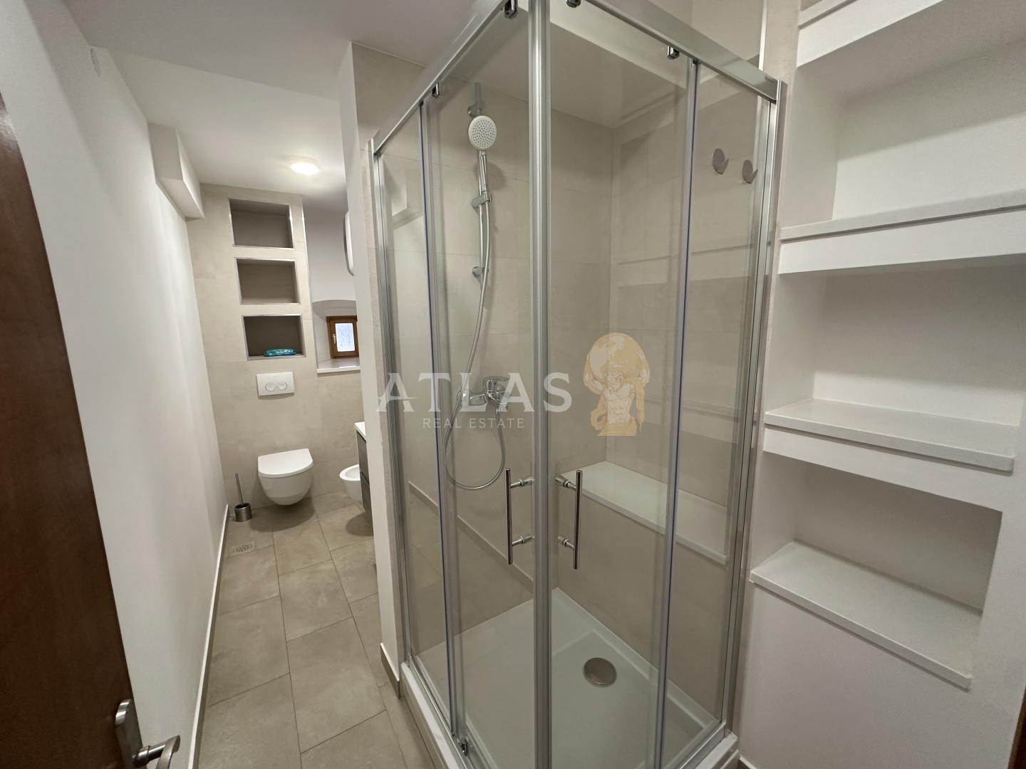 Business premises For sale - Primorsko-goranska Centar