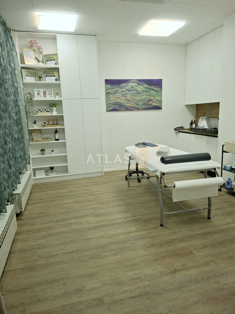 Locaux commerciaux À vendre - Grad Zagreb Medveščak - foto 1/4