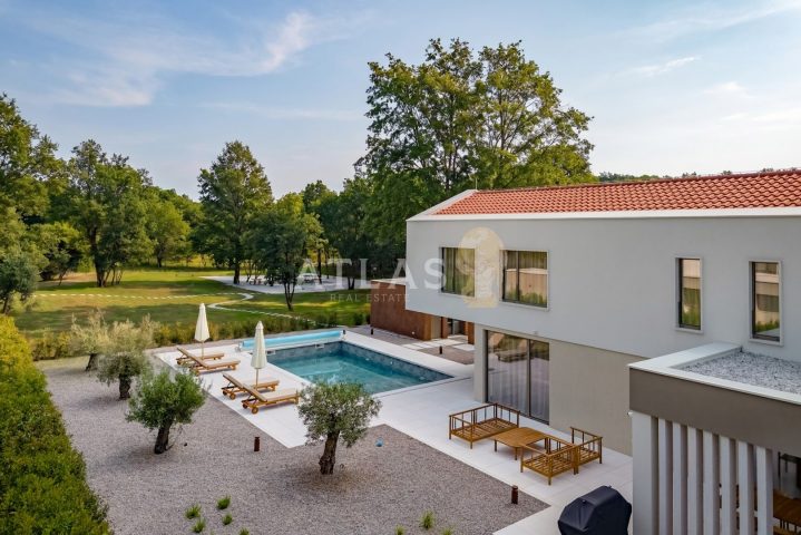 Kuća na prodaju 283 m² – Labin