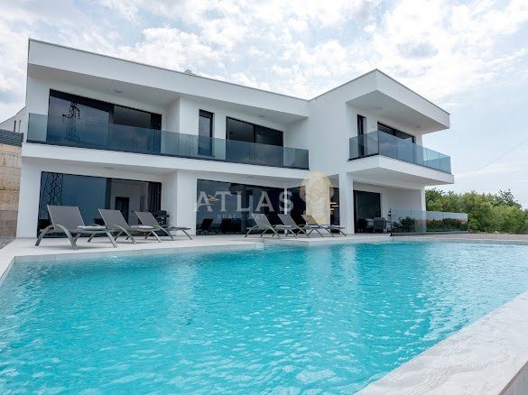 Dom na predaj 382 m² – Crikvenica