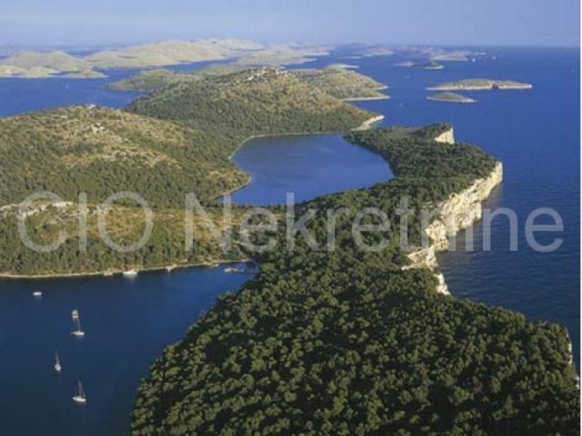 Land for sale 128000 m² – Višnjik