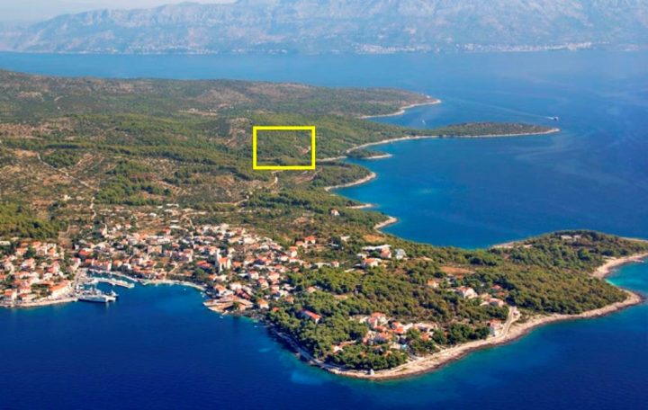 Land for sale 13500 m² – Brač