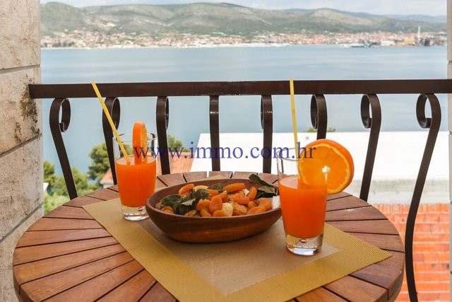 House For sale - SPLITSKO-DALMATINSKA  TROGIR 