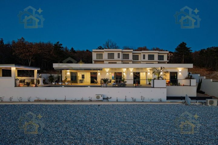 Kuća na prodaju 185 m² – Crikvenica
